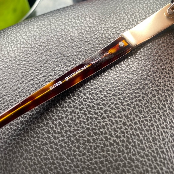 Designer shades. - Picture 9 of 10